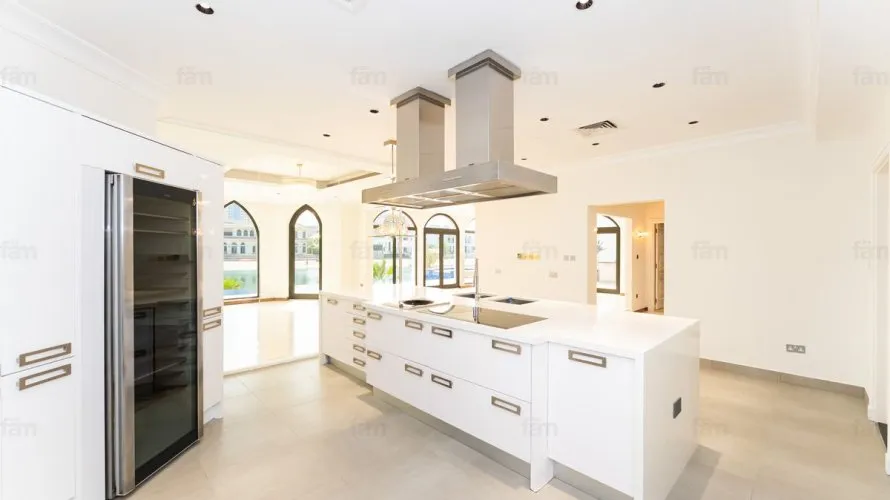 4 bedrooms villa for sale, Palm Jumeirah, Dubai, UAE No. 2809 № 2