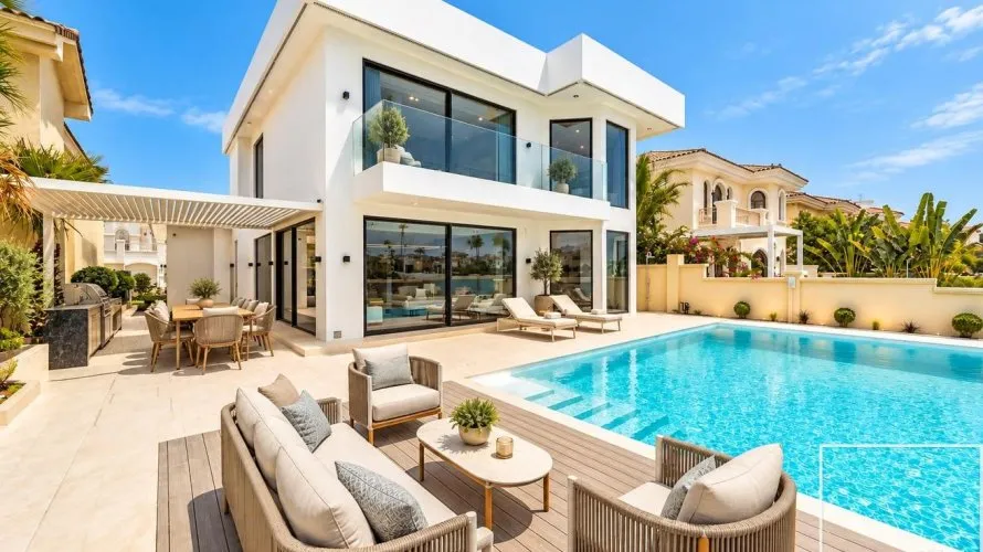 5 bedrooms villa for sale, Garden Homes, Palm Jumeirah, Dubai, UAE No. 2810