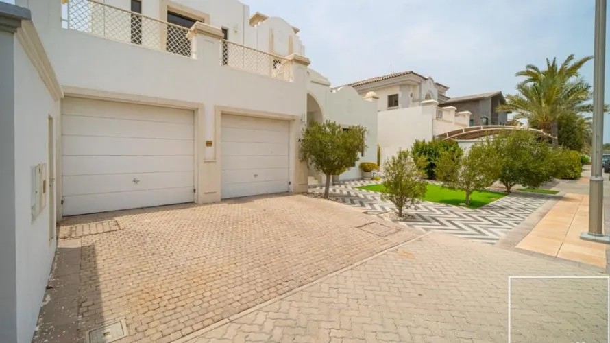 5 bedrooms villa for sale, Garden Homes, Palm Jumeirah, Dubai, UAE No. 2735 № 12